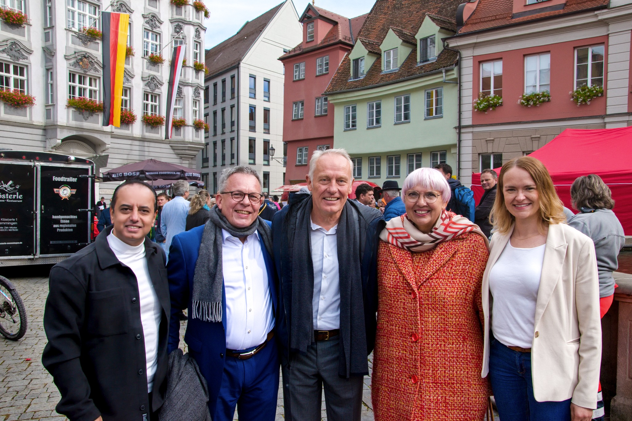 Gruppenbild vor Häuserfassaden der Memminger Altstadt